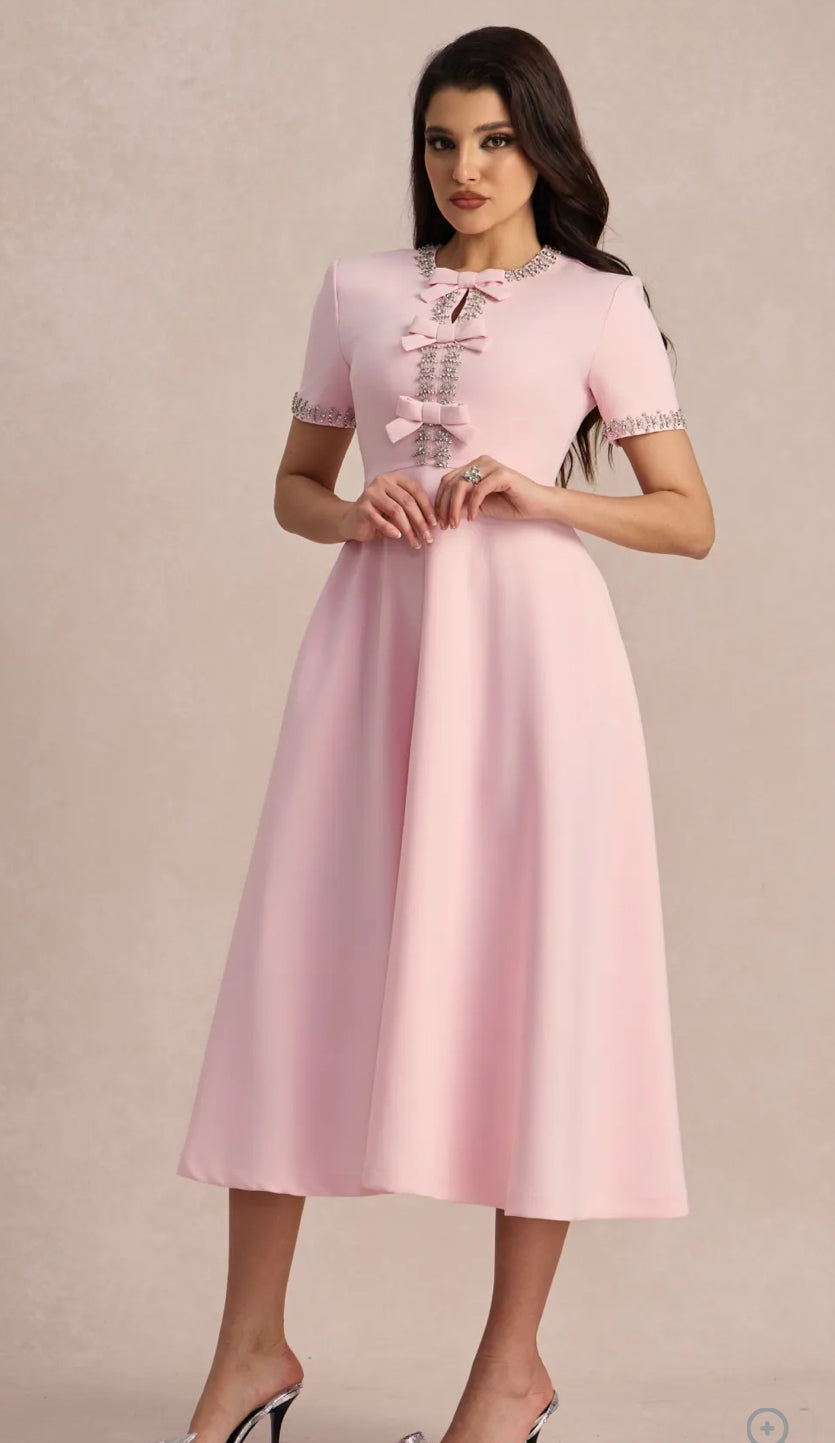 Zoé Elegant Midi Dress